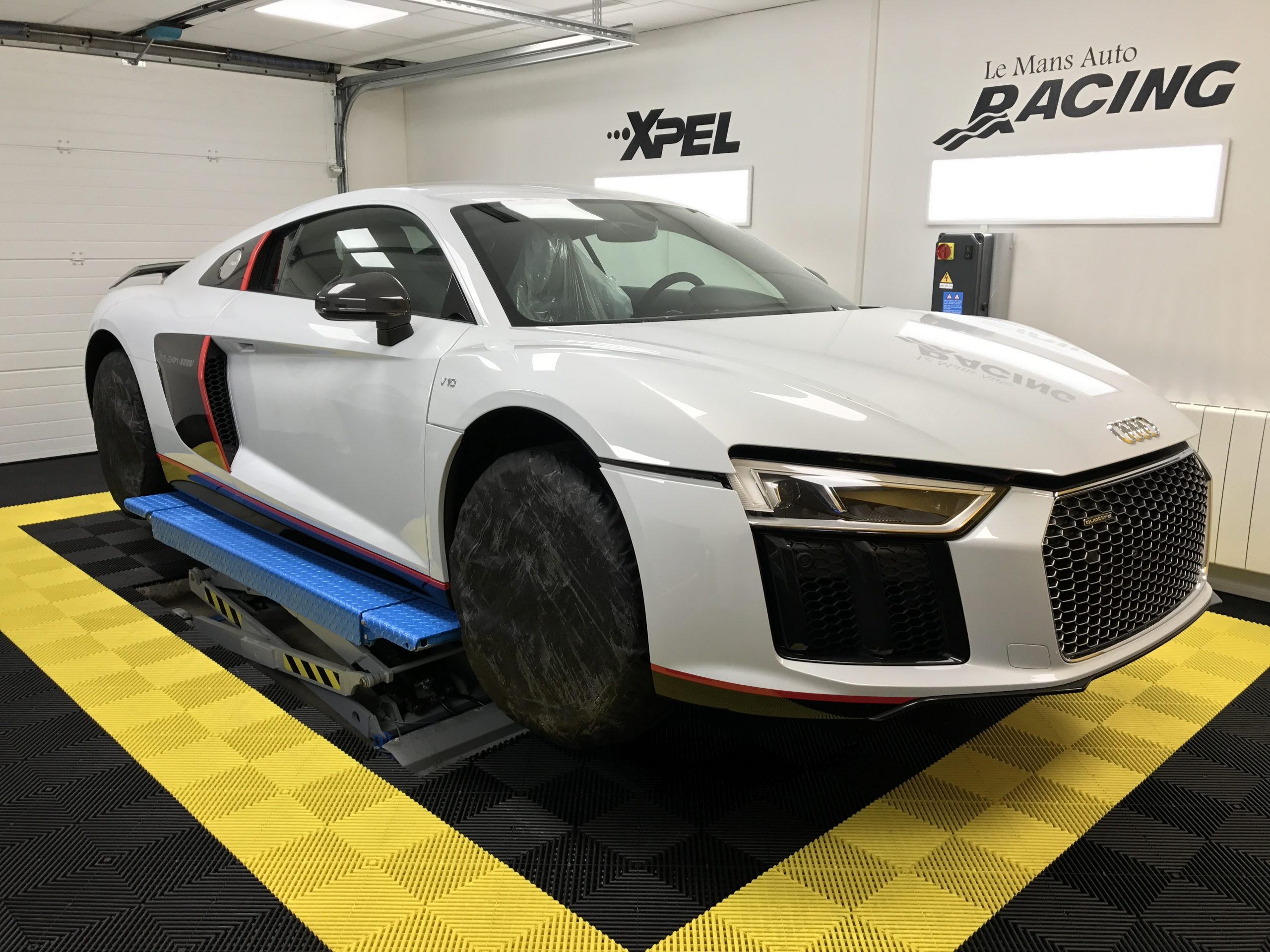 Audi R8 V10 24H Sélection Le Mans Auto Racing